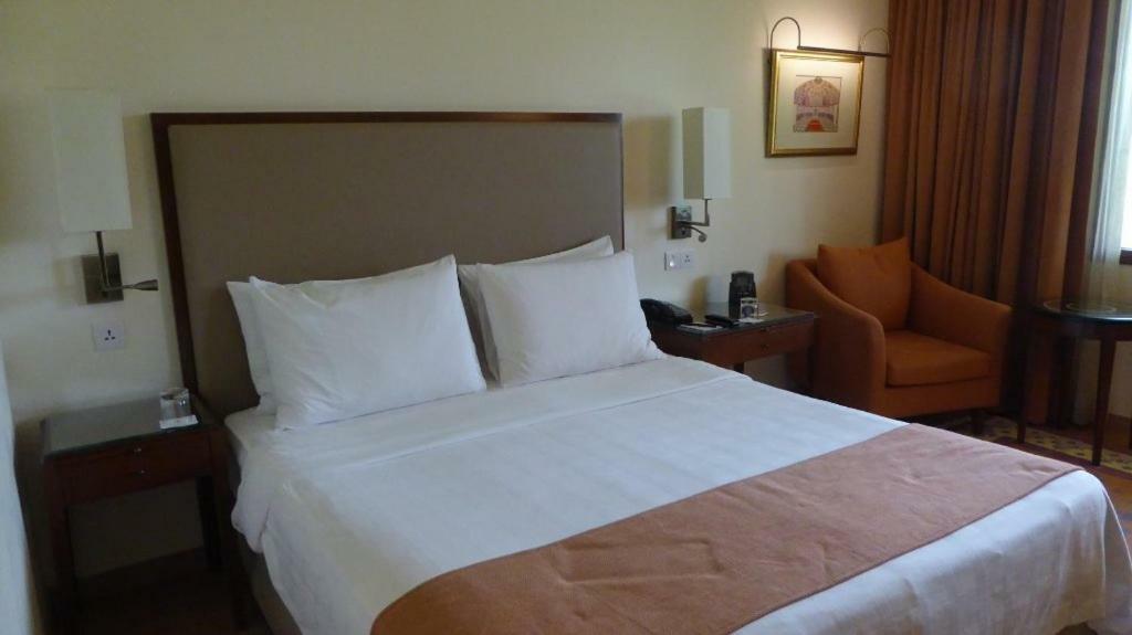 Готель Trident Agra Екстер'єр фото A room at the hotel